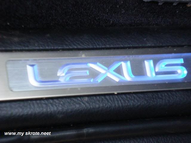 lexus10.jpg