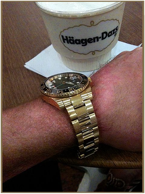 WristcheckiPhoneHaagen-Dazs-01x.jpg