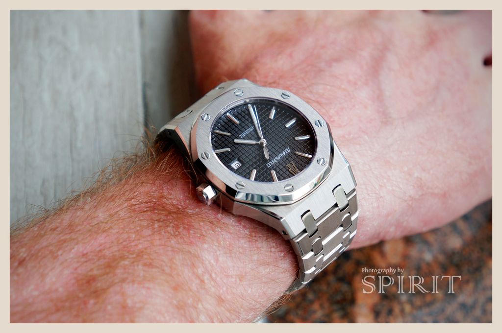 AudemarsPiguetRoyalOak15300-02copy_zps91047893.jpg
