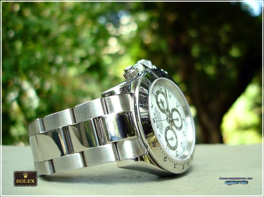 116520DaytonaCosmographWristCheck-0.jpg