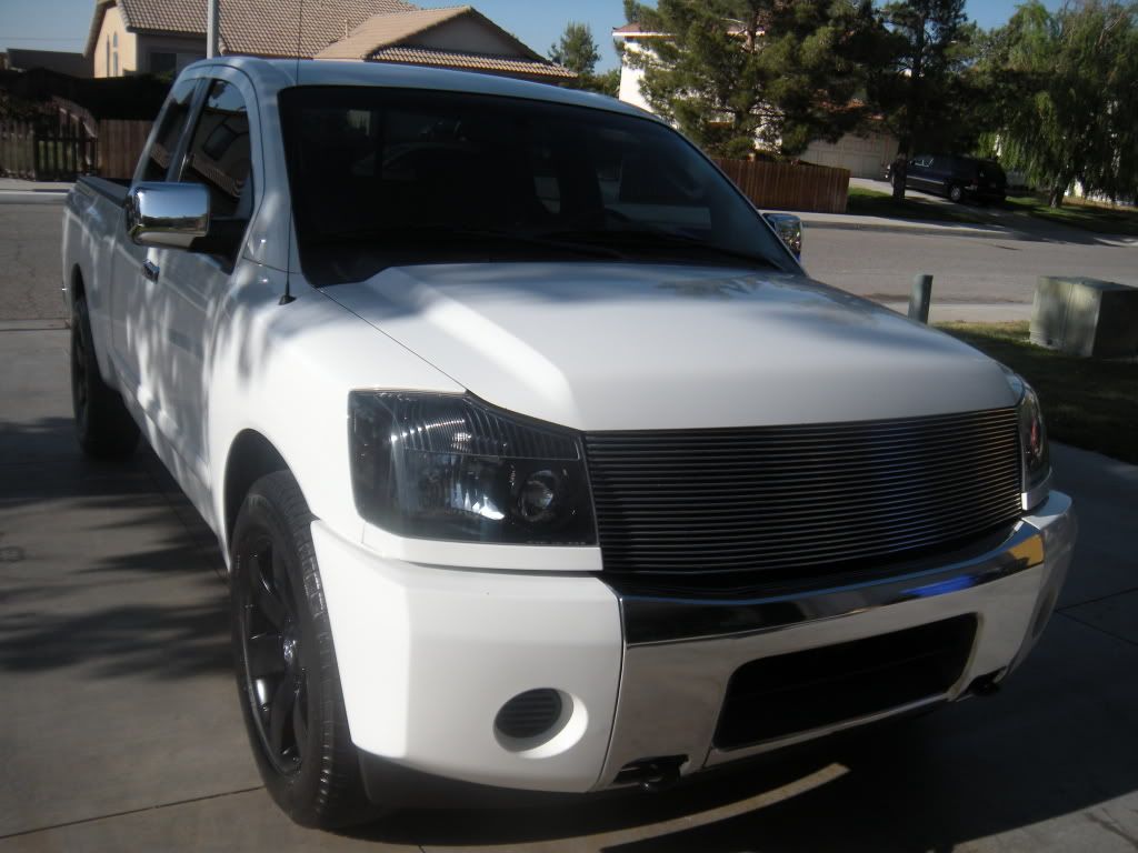 2005 Nissan titan black grill