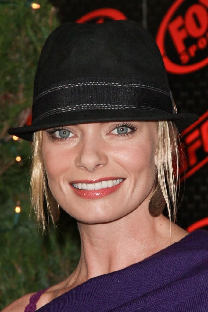 Jaime Pressly at the UFC on FOX Event at the Honda Center in Anaheim 