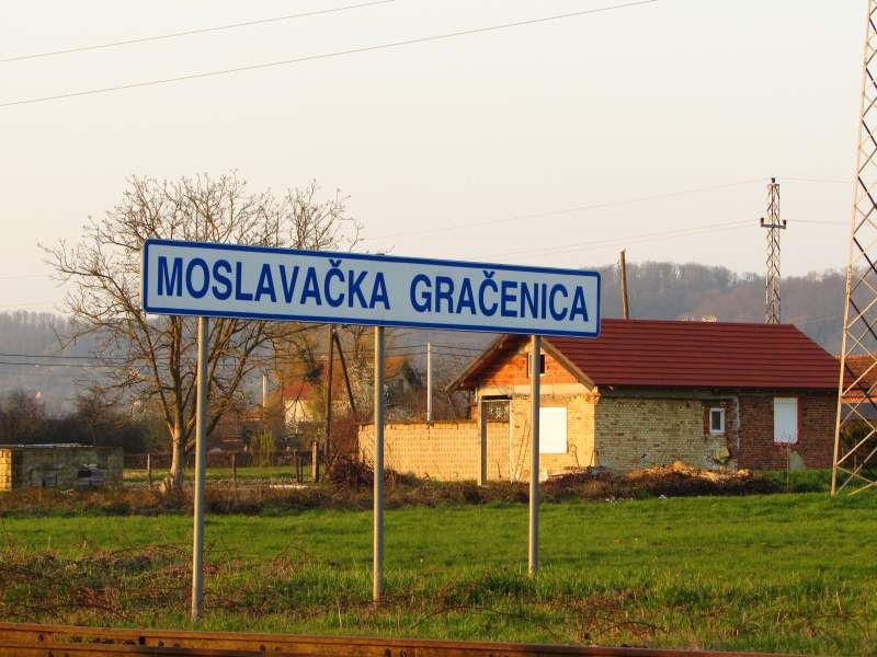StanicaMoslavackaGracenica01.jpg