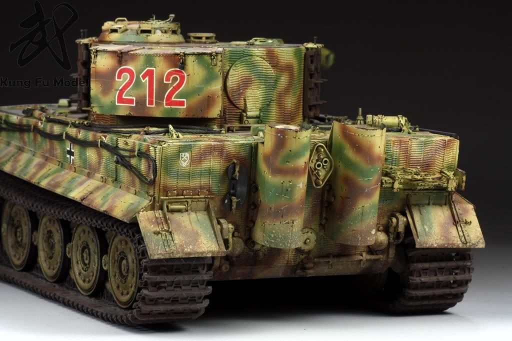 BUILT 135 Sd Kfz 181 Tiger 1 Late w Full PE (Order)  