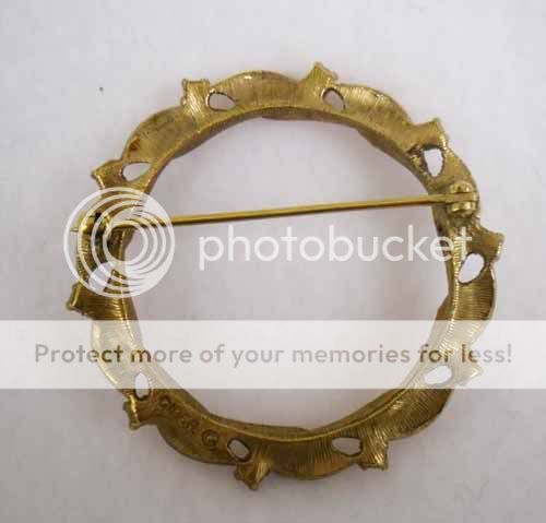 Vintage Ciner Pearl & Gold Tone Brooch Pin Signed  